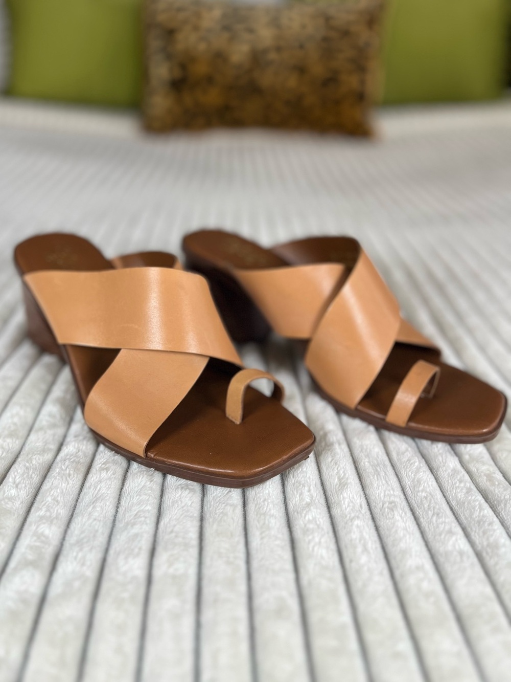Franco Sarto Safia Camel Leather Cross-Strap Toe-Ring Block Heel Sandal Size 9